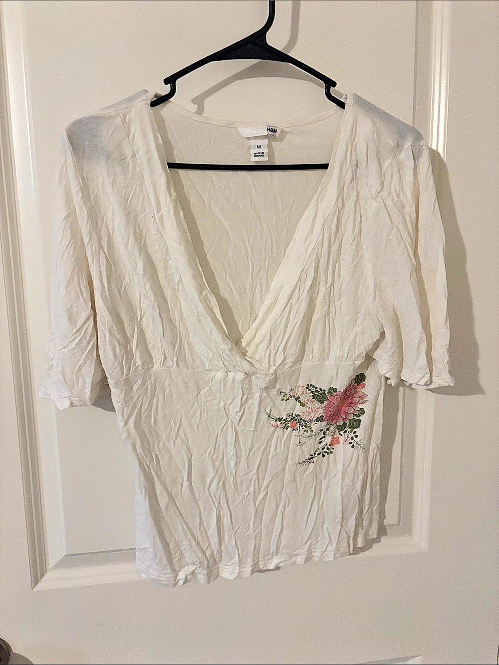 H&Medium Floral Embroidered Blouse Size Medium Like New